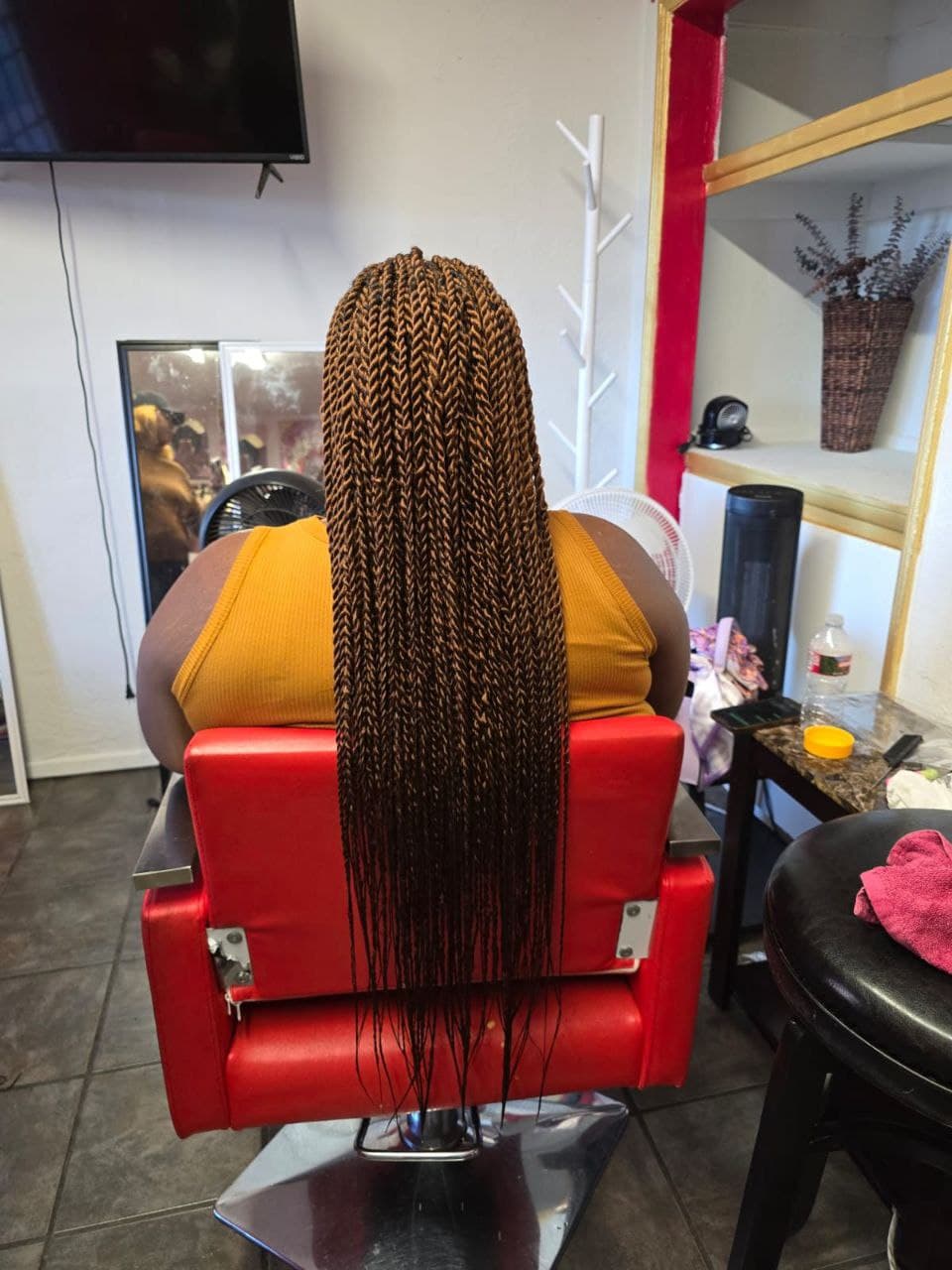 Female Twist - Image 4