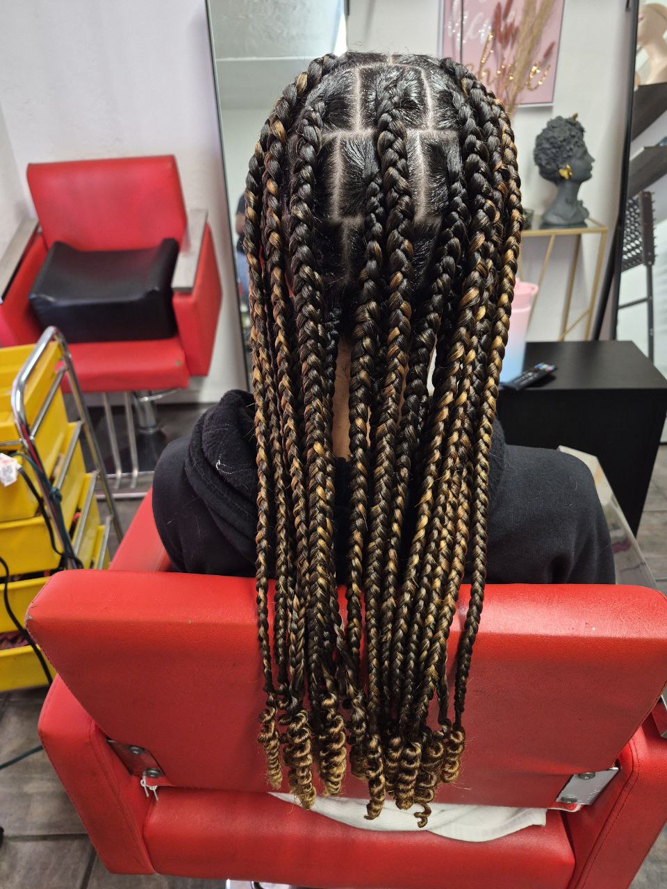 Beautiful jumbo box braids hairstyle - East Tucson salon